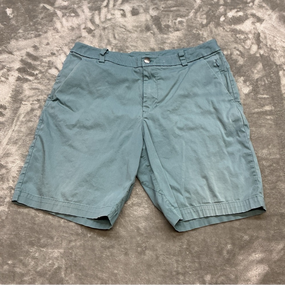 Lululemon Commission Short Men’s 32 Slim Chino inseam 9 Mystic Green ABC design